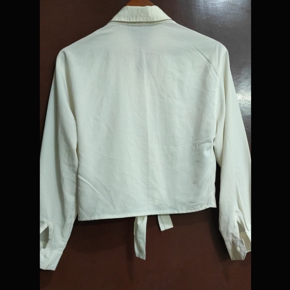 Crop Knot Shirt - Picture 5 of 9